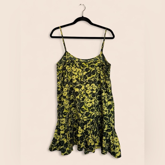 Set of 2 Urban Outfitters Camille Pleated Babydoll Mini Dress Size L - Picture 6 of 8